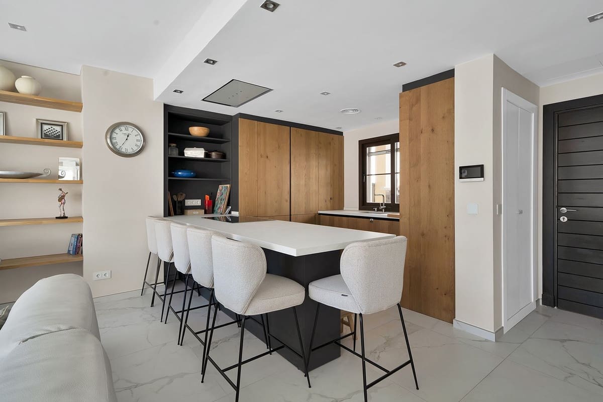 5 bedroom Townhouse for sale in Benahavis with pool garage - € 729,000 (Ref: 9472723)