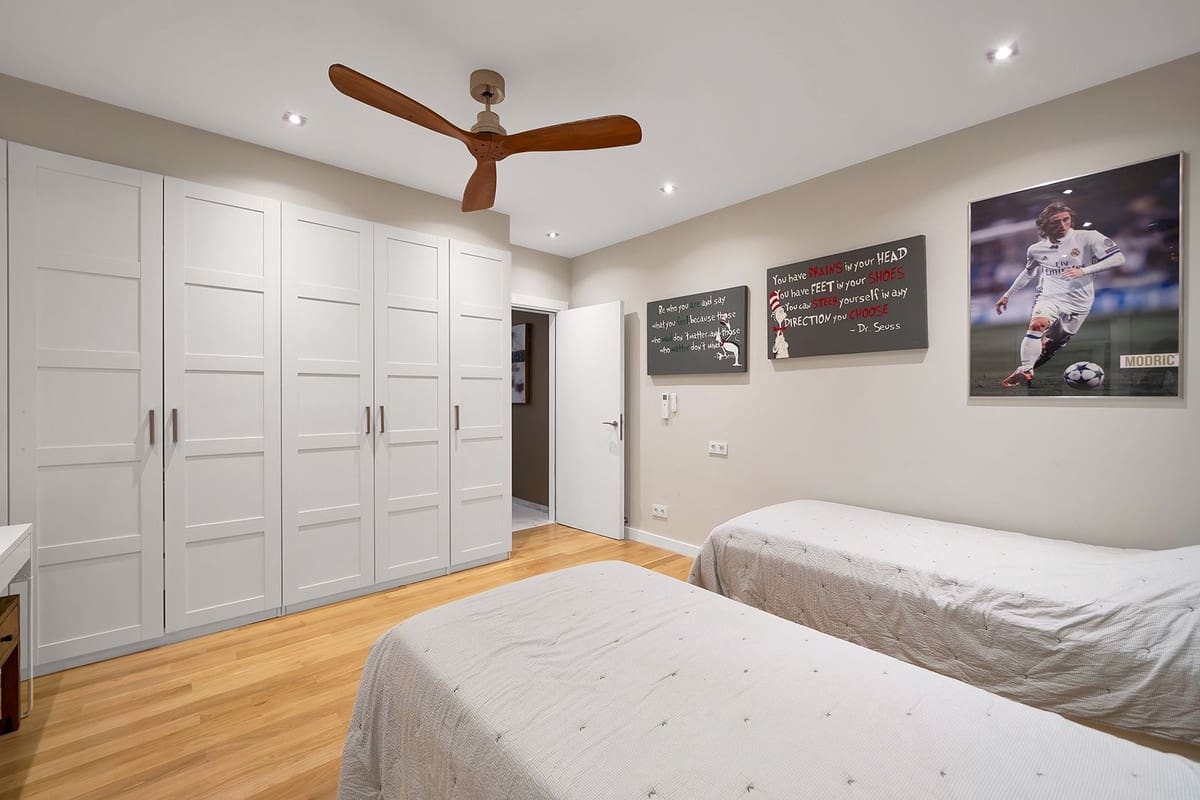 5 bedroom Townhouse for sale in Benahavis with pool garage - € 729,000 (Ref: 9472723)