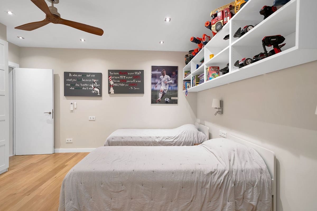 5 bedroom Townhouse for sale in Benahavis with pool garage - € 729,000 (Ref: 9472723)