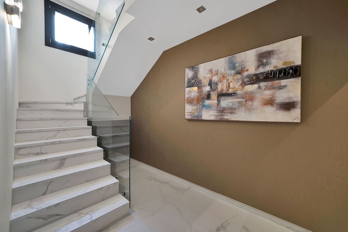 5 bedroom Townhouse for sale in Benahavis with pool garage - € 729,000 (Ref: 9472723)