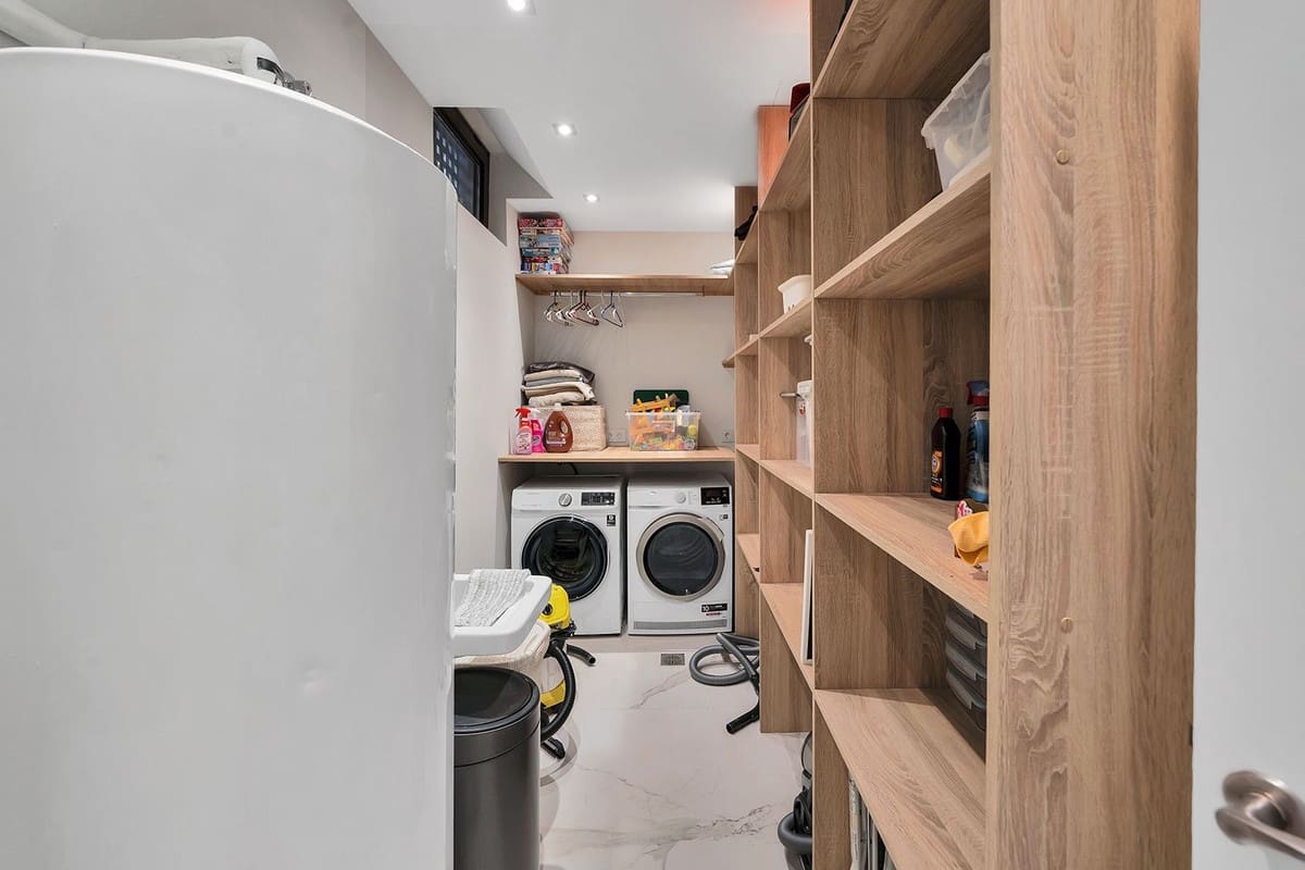 5 bedroom Townhouse for sale in Benahavis with pool garage - € 729,000 (Ref: 9472723)