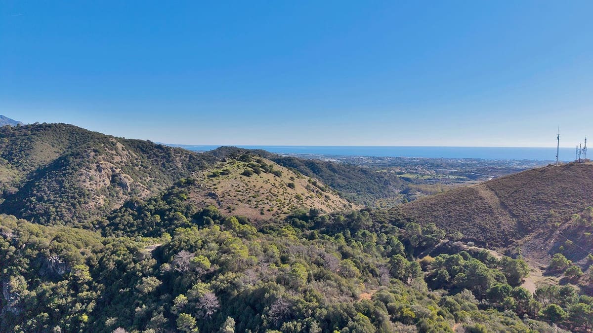 5 bedroom Townhouse for sale in Benahavis with pool garage - € 729,000 (Ref: 9472723)