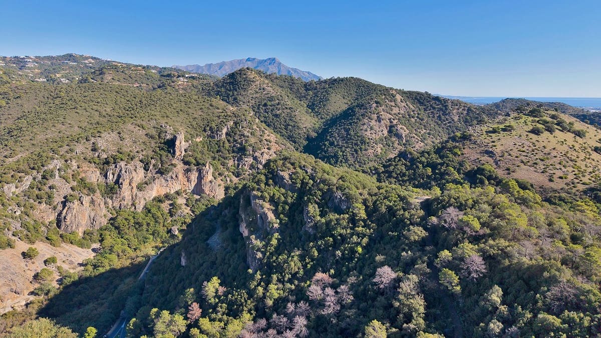 5 bedroom Townhouse for sale in Benahavis with pool garage - € 729,000 (Ref: 9472723)