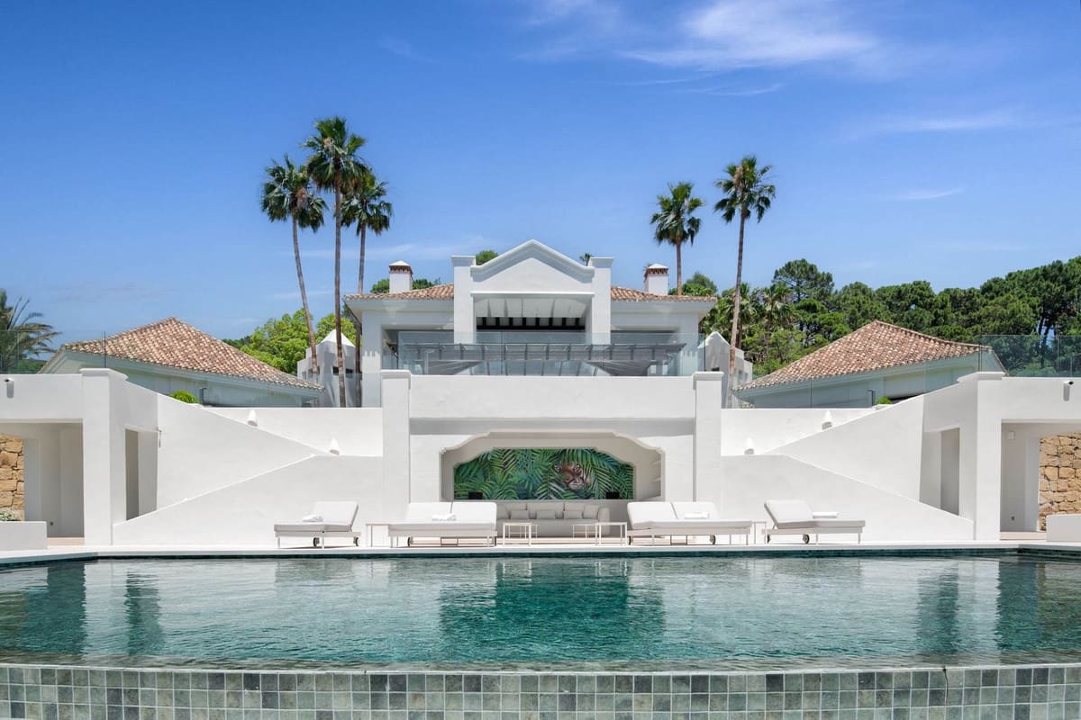 6 bedroom Villa for sale in La Zagaleta with pool garage - € 14,900,000 (Ref: 9472741)