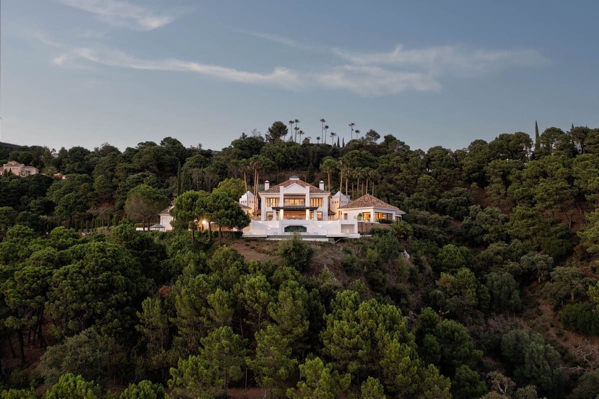 6 bedroom Villa for sale in La Zagaleta with pool garage - € 14,900,000 (Ref: 9472741)