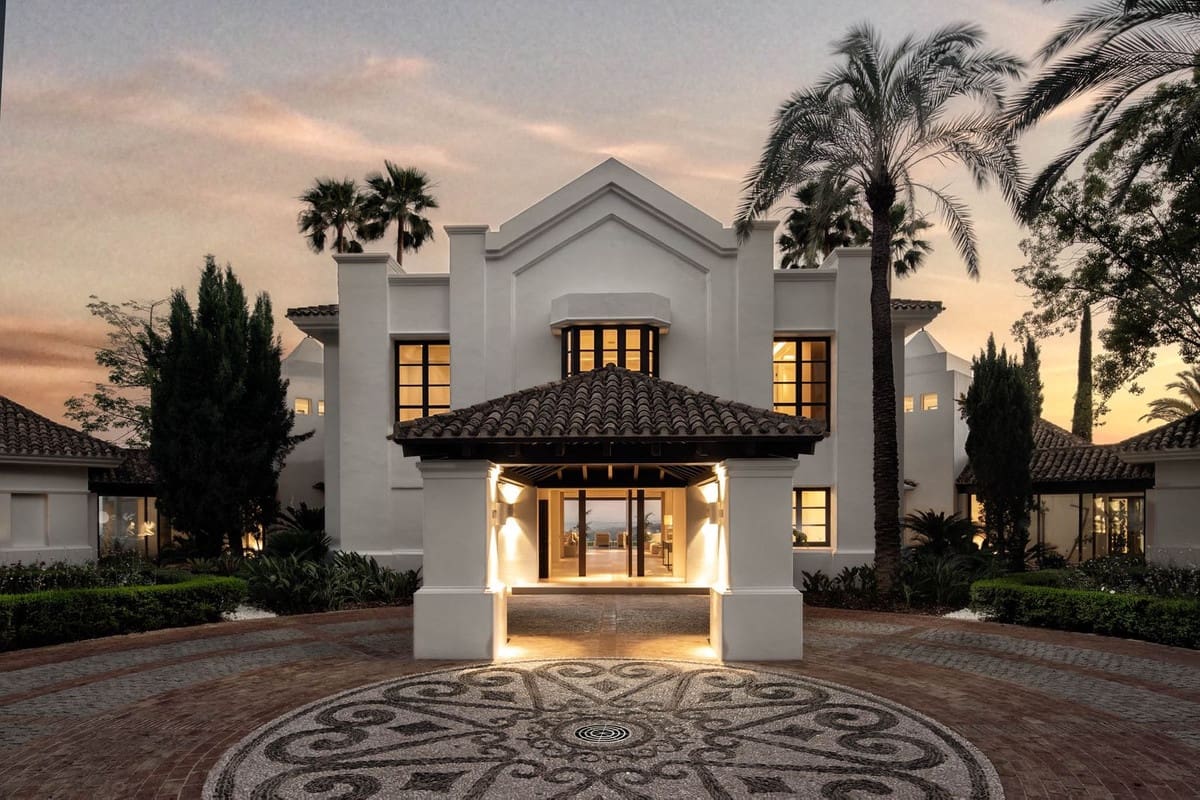 6 bedroom Villa for sale in La Zagaleta with pool garage - € 14,900,000 (Ref: 9472741)