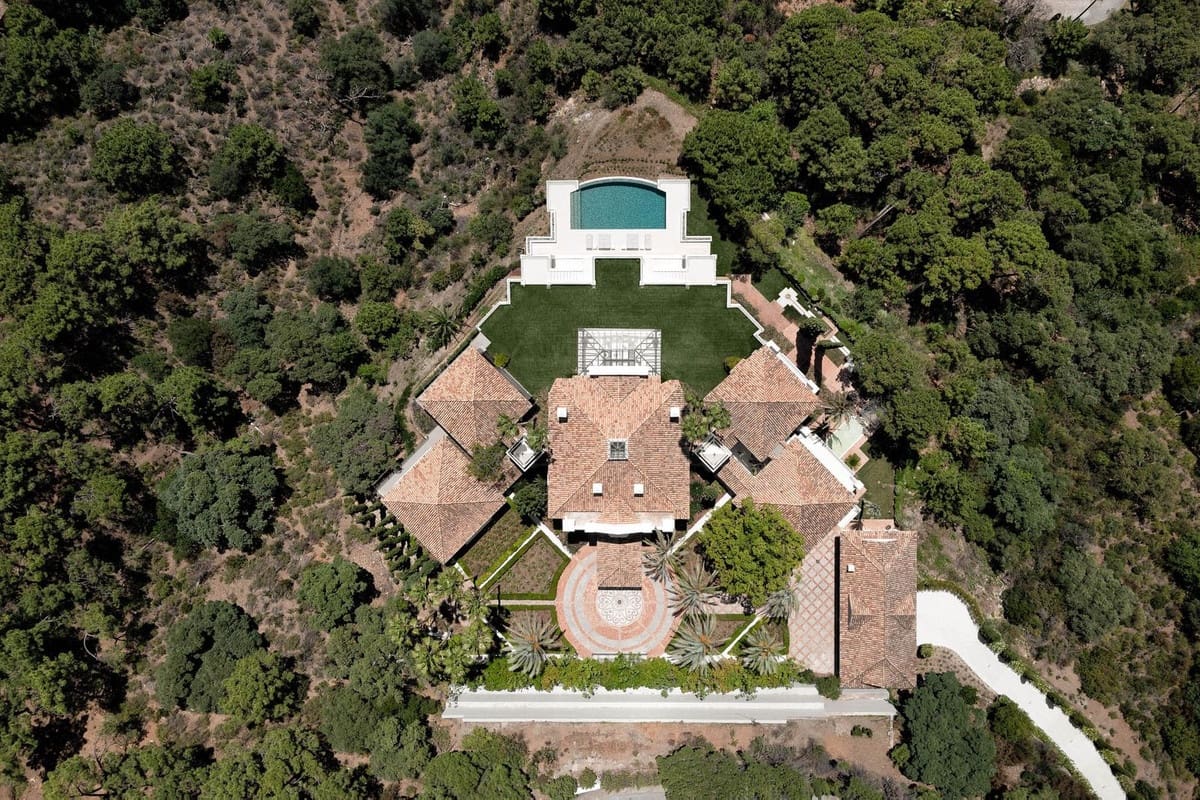 6 bedroom Villa for sale in La Zagaleta with pool garage - € 14,900,000 (Ref: 9472741)