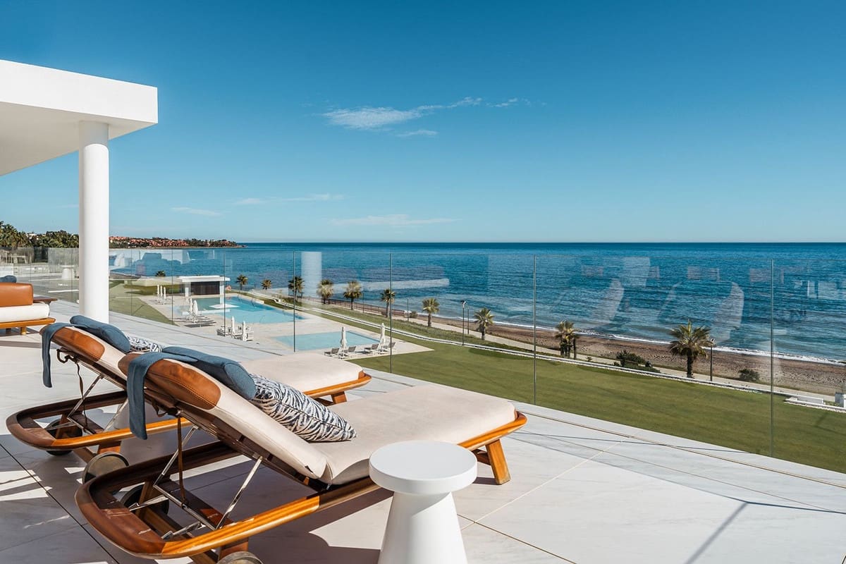 4 bedroom Penthouse for sale in Estepona - € 8,000,000 (Ref: 9472742)