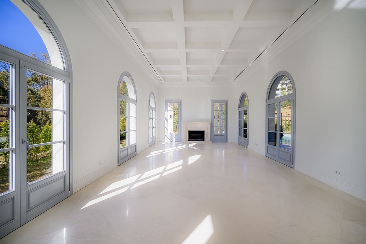 4 bedroom Villa for sale in Nueva Andalucia - € 4,500,000 (Ref: 9472746)