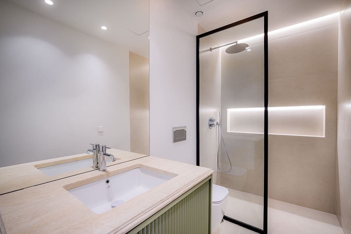 4 bedroom Villa for sale in Nueva Andalucia - € 4,500,000 (Ref: 9472746)