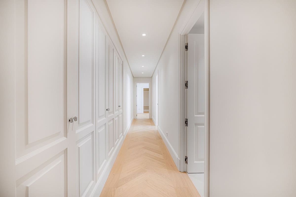 4 bedroom Villa for sale in Nueva Andalucia - € 4,500,000 (Ref: 9472746)