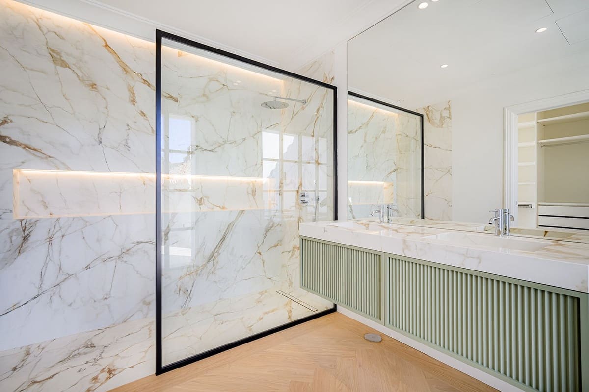 4 bedroom Villa for sale in Nueva Andalucia - € 4,500,000 (Ref: 9472746)