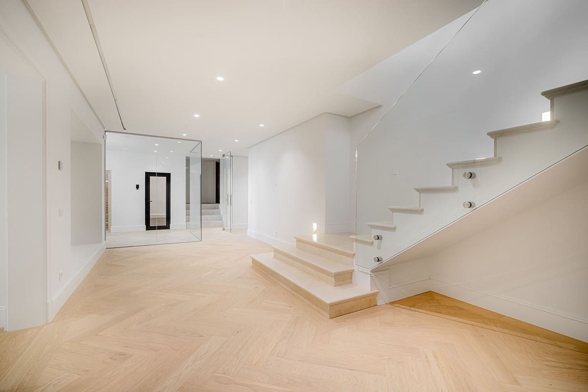 4 bedroom Villa for sale in Nueva Andalucia - € 4,500,000 (Ref: 9472746)