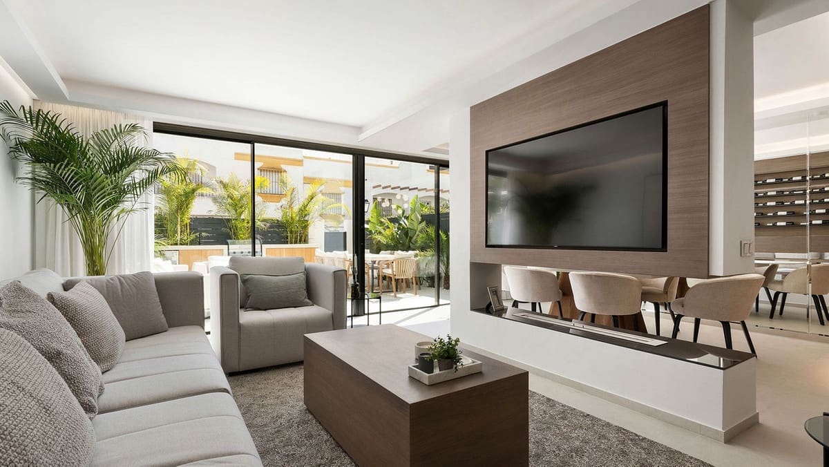 5 bedroom Townhouse for sale in Golden Mile - € 2,495,000 (Ref: 9472747)