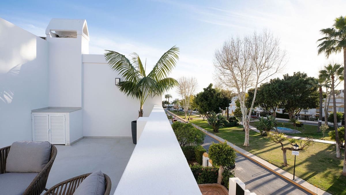 5 bedroom Townhouse for sale in Golden Mile - € 2,495,000 (Ref: 9472747)