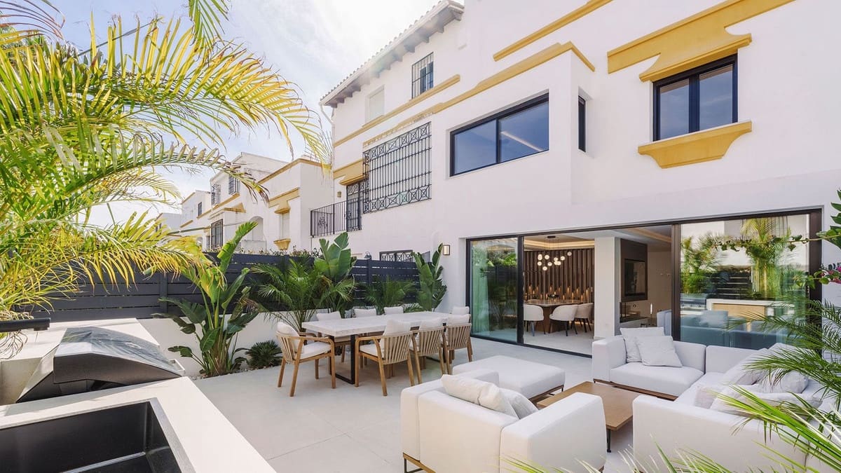 5 bedroom Townhouse for sale in Golden Mile - € 2,495,000 (Ref: 9472747)