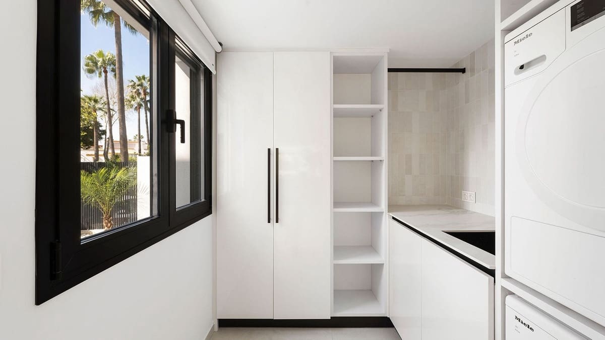 5 makuuhuone Omakotitalo myytävänä paikassa Golden Mile - 2 495 000 € (Ref: 9472747)