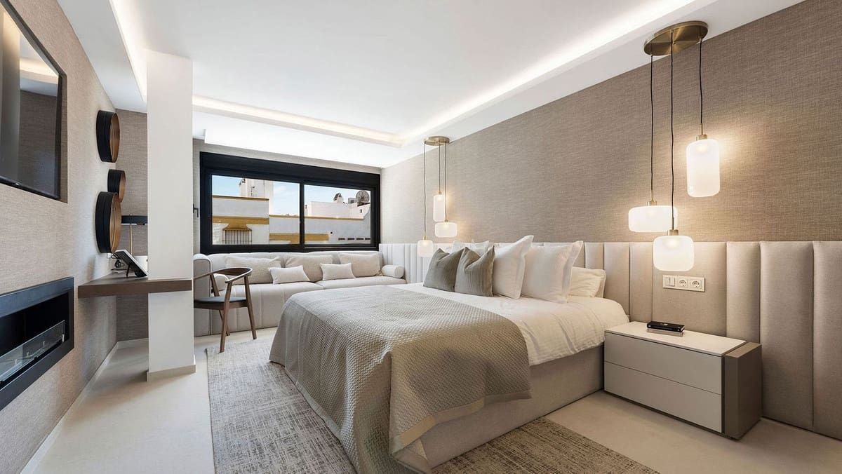 5 makuuhuone Omakotitalo myytävänä paikassa Golden Mile - 2 495 000 € (Ref: 9472747)