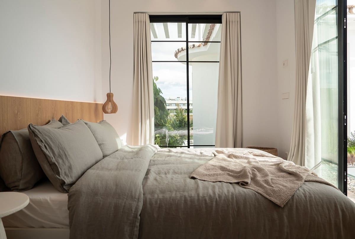 5 bedroom Villa for sale in Nueva Andalucia - € 1,995,000 (Ref: 9472748)