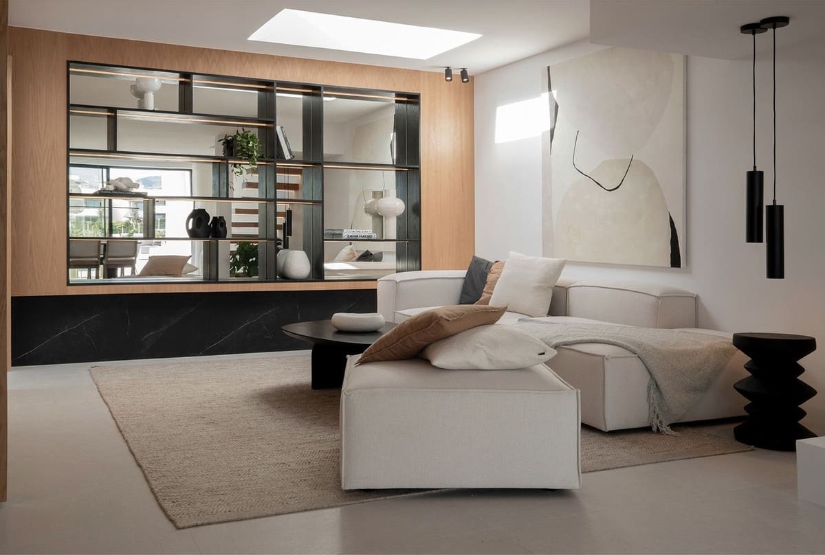 5 bedroom Villa for sale in Nueva Andalucia - € 1,995,000 (Ref: 9472748)