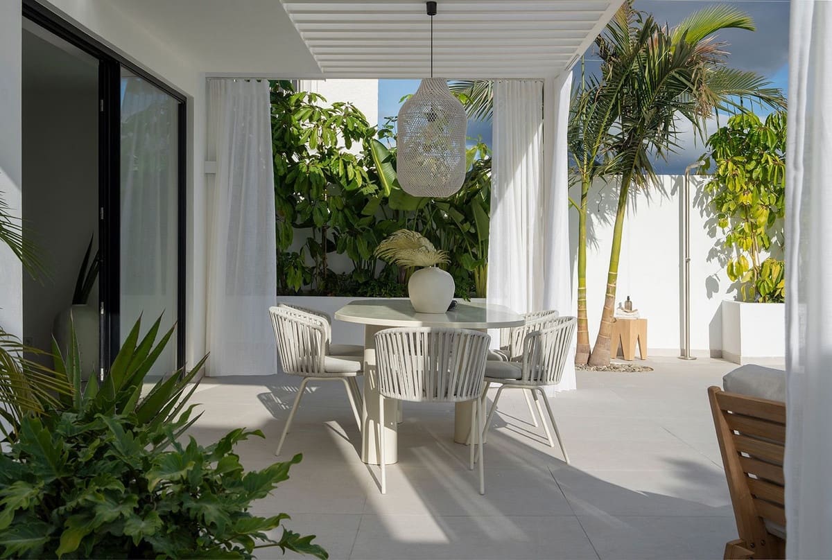 5 bedroom Villa for sale in Nueva Andalucia - € 1,995,000 (Ref: 9472748)