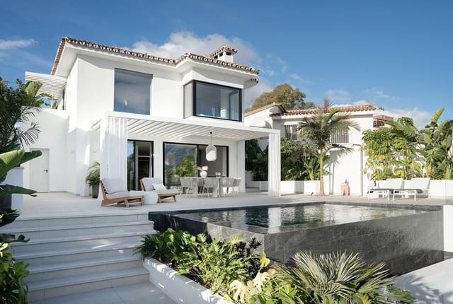 5 Zimmer Villa zu verkaufen in Nueva Andalucia, Marbella - 1.995.000 € (Ref: 9472748)