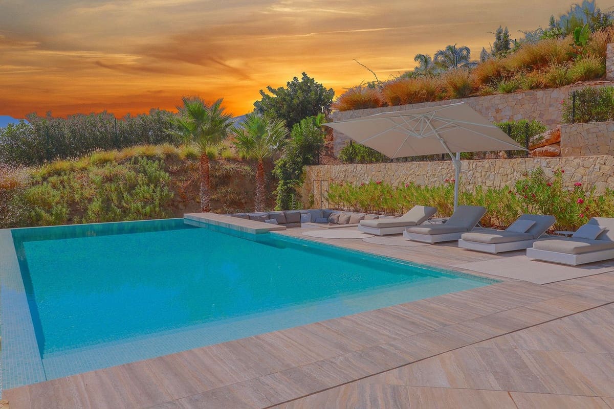 7 sypialnia Willa na sprzedaż w Benahavis z basenem garażem - 4 200 000 € (Ref: 9472749)