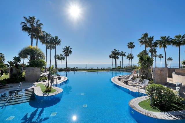 2 quarto Apartamento para venda em New Golden Mile, Estepona com piscina garagem - 850 000 € (Ref: 9472750)