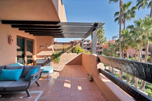 2 quarto Apartamento para venda em New Golden Mile, Estepona com piscina garagem - 850 000 € (Ref: 9472750)