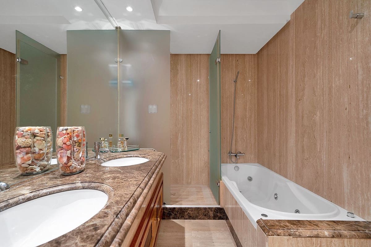 2 bedroom Apartment for sale in New Golden Mile with pool garage - € 850,000 (Ref: 9472750)