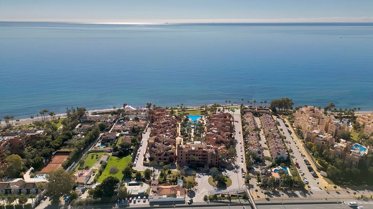 2 bedroom Apartment for sale in New Golden Mile with pool garage - € 850,000 (Ref: 9472750)