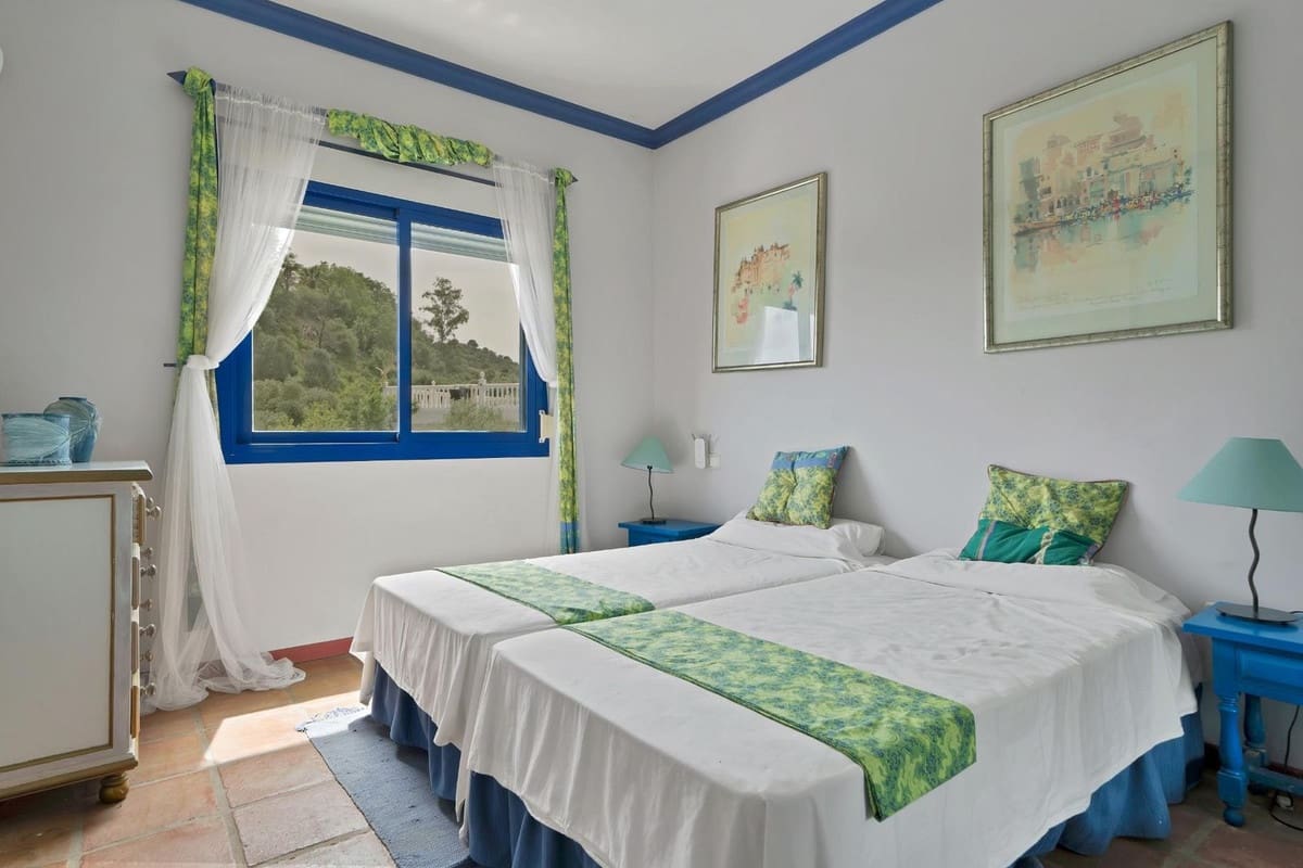 4 bedroom Villa for sale in Mijas Costa with pool garage - € 748,000 (Ref: 9472751)