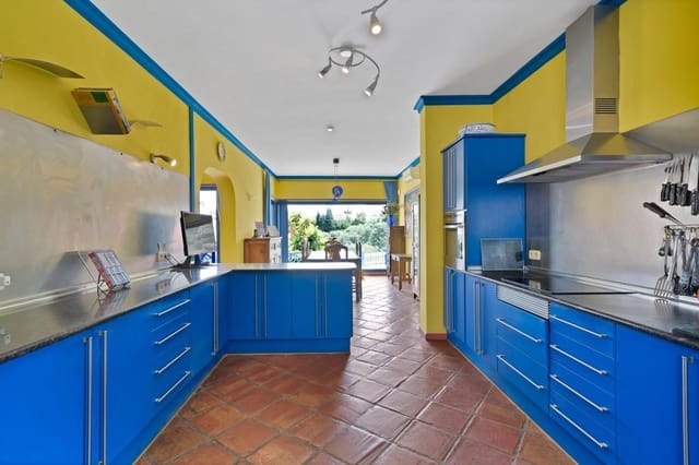 4 Zimmer Villa zu verkaufen in Mijas Costa, Mijas mit Pool Garage - 748.000 € (Ref: 9472751)