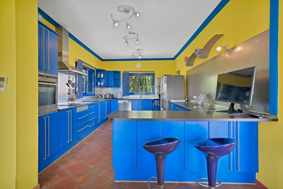 4 bedroom Villa for sale in Mijas Costa with pool garage - € 748,000 (Ref: 9472751)