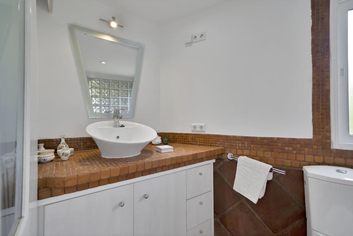 4 bedroom Villa for sale in Mijas Costa with pool garage - € 748,000 (Ref: 9472751)