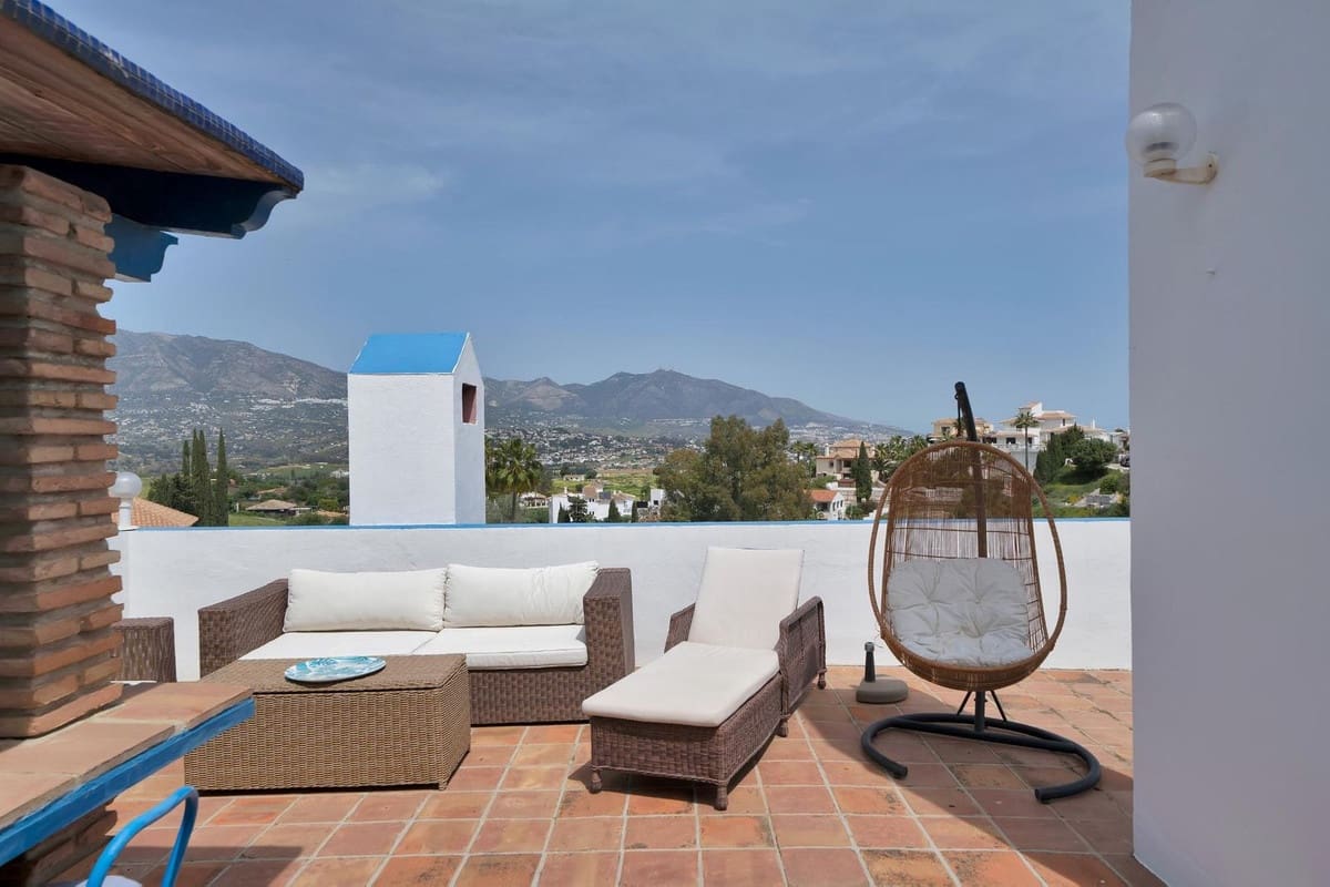 4 bedroom Villa for sale in Mijas Costa with pool garage - € 748,000 (Ref: 9472751)