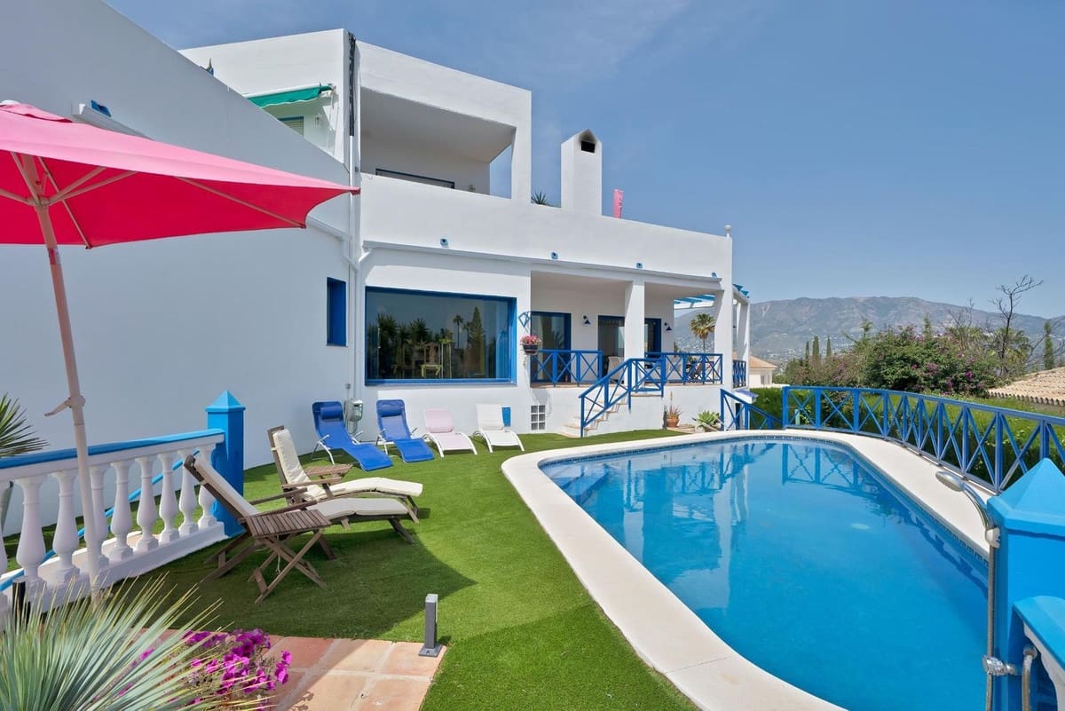 4 bedroom Villa for sale in Mijas Costa with pool garage - € 748,000 (Ref: 9472751)