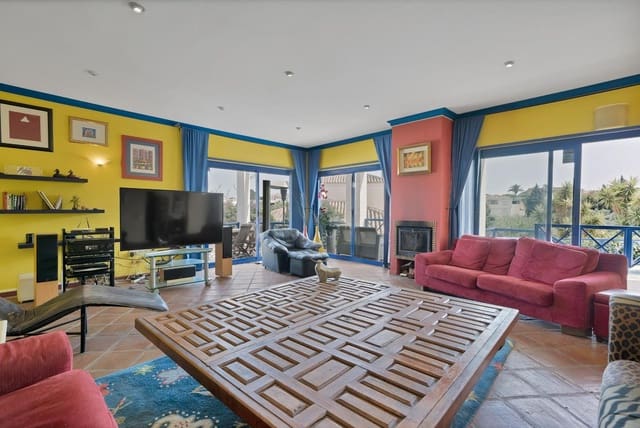 4 Zimmer Villa zu verkaufen in Mijas Costa, Mijas mit Pool Garage - 748.000 € (Ref: 9472751)