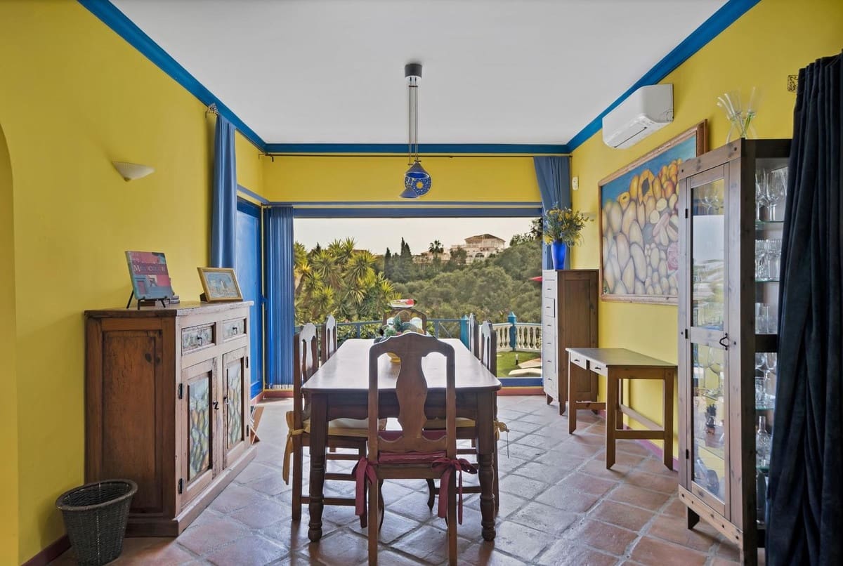 4 bedroom Villa for sale in Mijas Costa with pool garage - € 748,000 (Ref: 9472751)