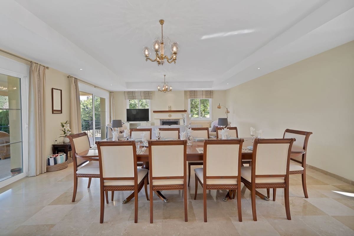 4 soveværelse Villa til salg i Benahavis med swimmingpool garage - € 1.750.000 (Ref: 9472752)