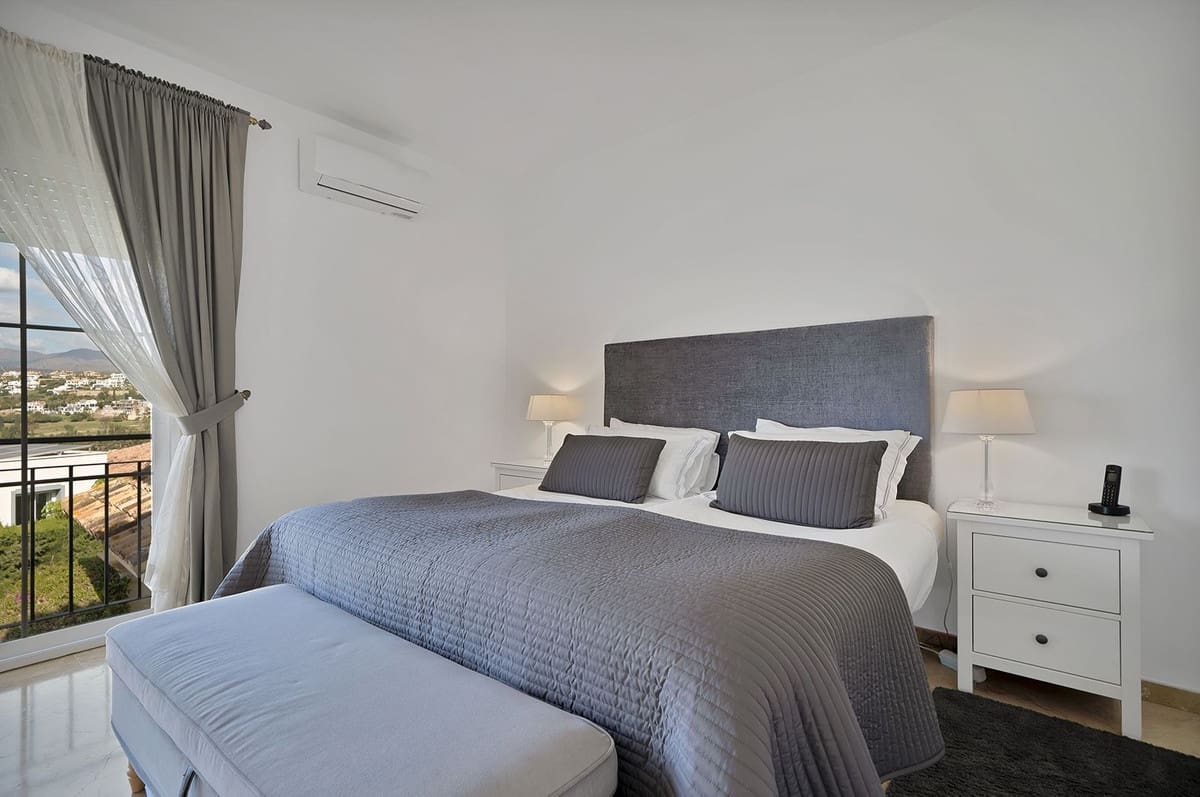 4 soveværelse Villa til salg i Benahavis med swimmingpool garage - € 1.750.000 (Ref: 9472752)