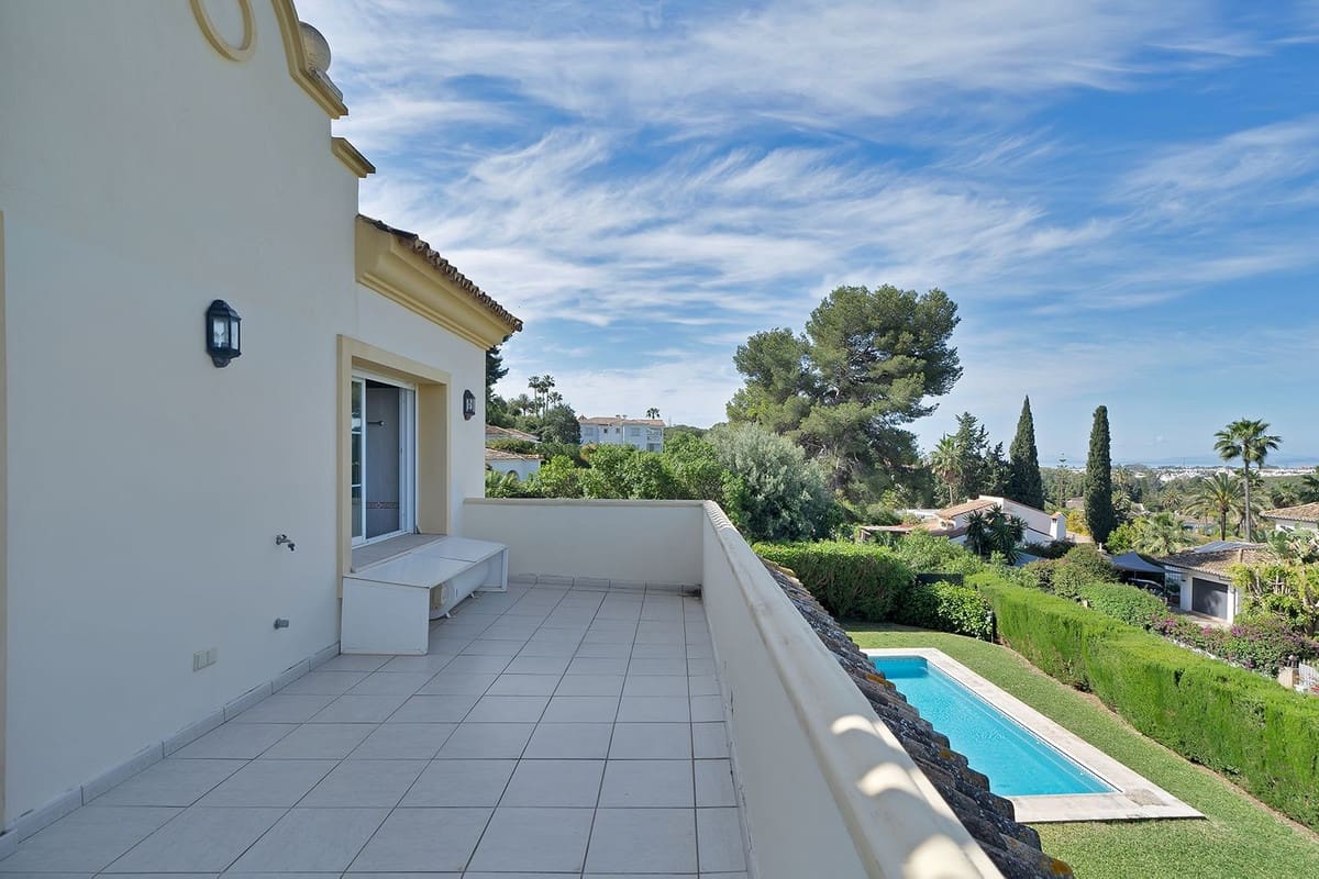 4 soveværelse Villa til salg i Benahavis med swimmingpool garage - € 1.750.000 (Ref: 9472752)