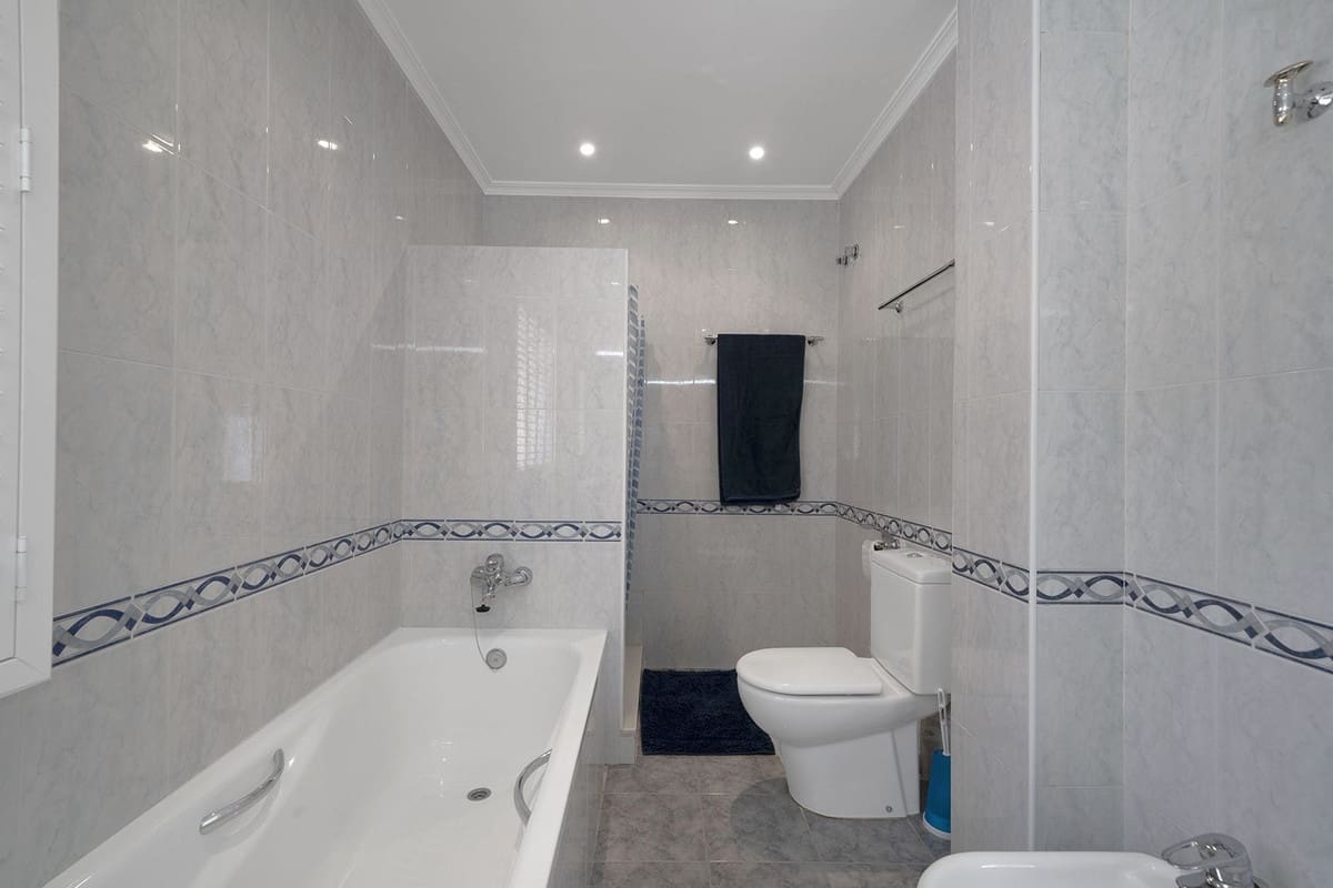 4 soveværelse Villa til salg i Benahavis med swimmingpool garage - € 1.750.000 (Ref: 9472752)