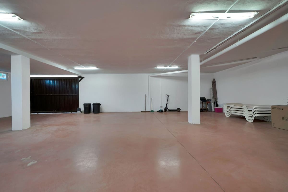 4 soveværelse Villa til salg i Benahavis med swimmingpool garage - € 1.750.000 (Ref: 9472752)