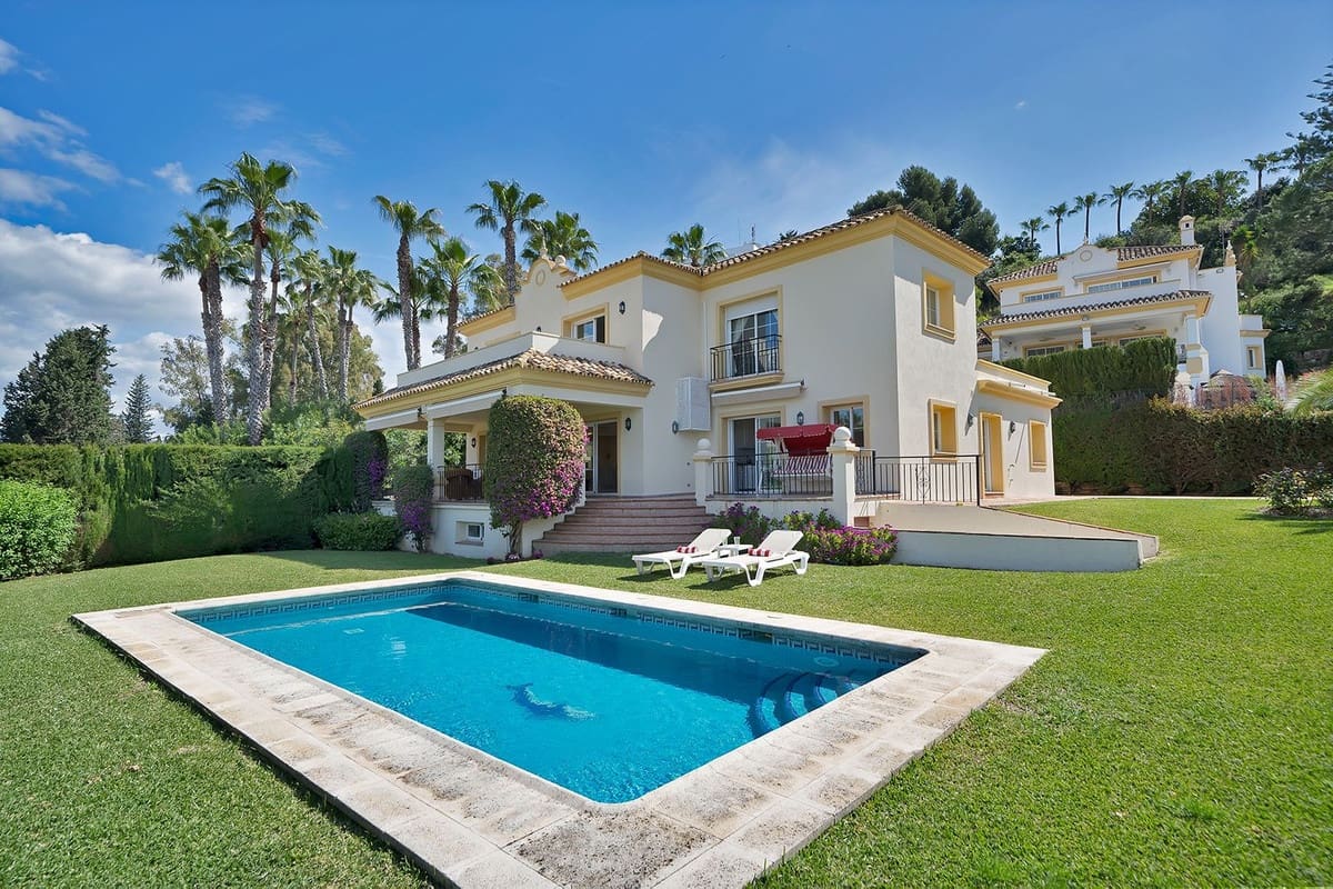 4 soveværelse Villa til salg i Benahavis med swimmingpool garage - € 1.750.000 (Ref: 9472752)