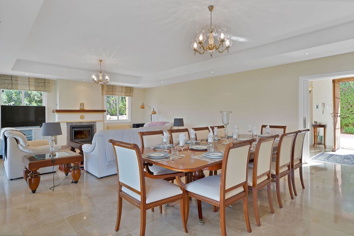 4 soveværelse Villa til salg i Benahavis med swimmingpool garage - € 1.750.000 (Ref: 9472752)