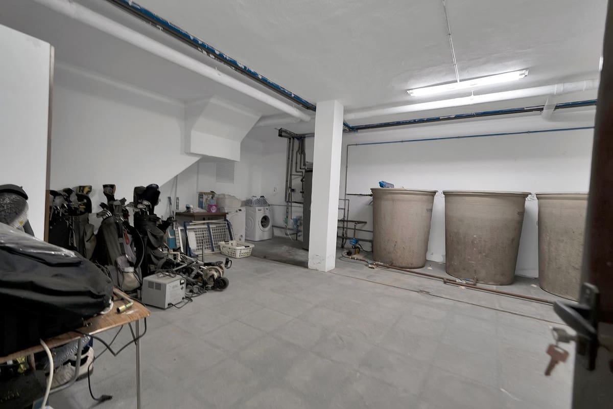 4 soveværelse Villa til salg i Benahavis med swimmingpool garage - € 1.750.000 (Ref: 9472752)