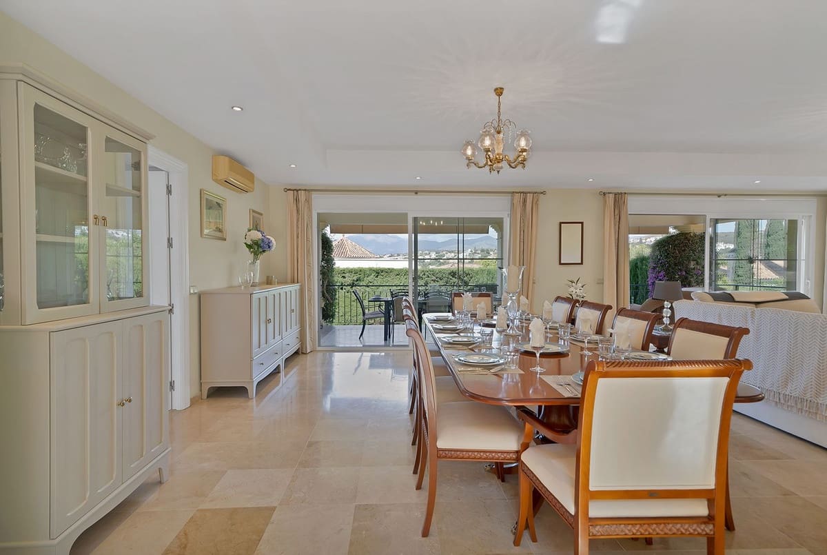 4 soveværelse Villa til salg i Benahavis med swimmingpool garage - € 1.750.000 (Ref: 9472752)