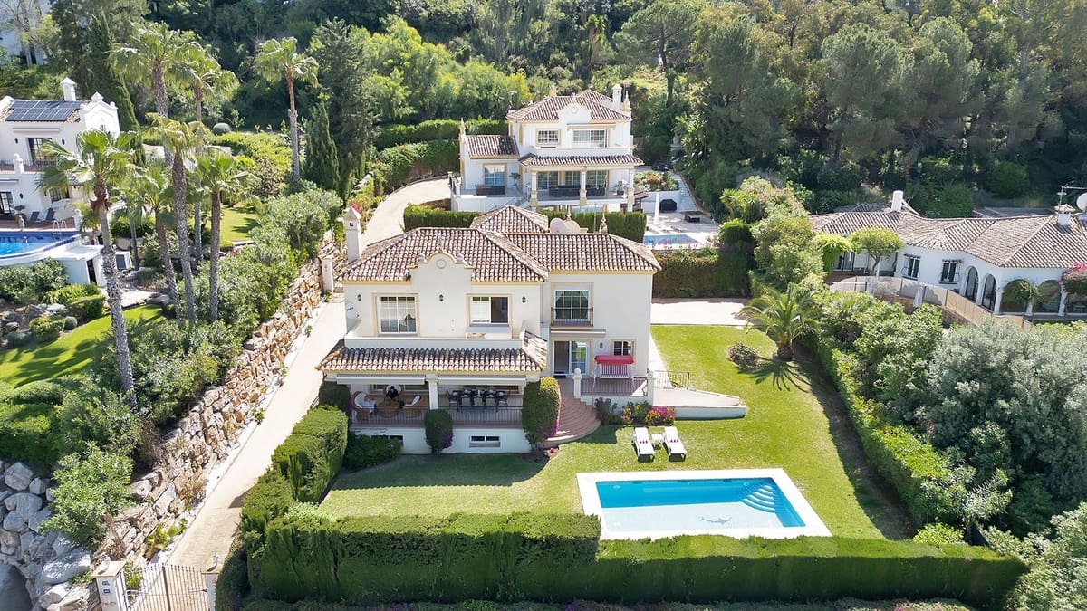 4 soveværelse Villa til salg i Benahavis med swimmingpool garage - € 1.750.000 (Ref: 9472752)