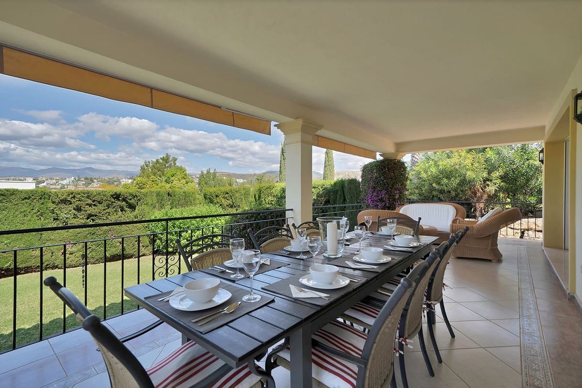 4 soveværelse Villa til salg i Benahavis med swimmingpool garage - € 1.750.000 (Ref: 9472752)